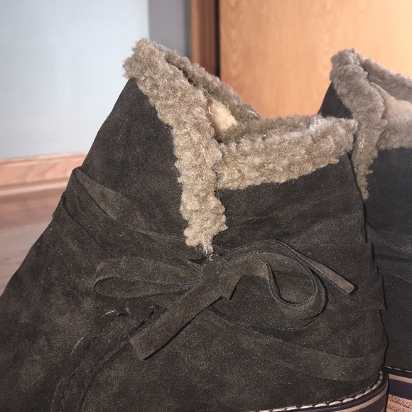 Dark Green Winter Booties - Picture 4 of 5